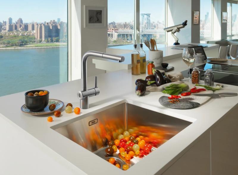 Franke geborstelde rvs sensor Keukenkraan Atlas Neo met uittrekbare uitloop inox 115.0625.523