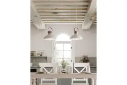 Decor Mees wit metalen hanglamp met kapbevestiging in vorm petroleumlamp 2332