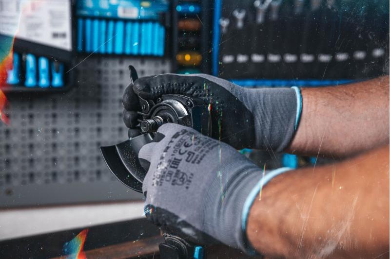 HÖGERT Kabelloze haakse slijper met peddelschakelaar, 125MM, 18V, set met accu, lader, accessoires