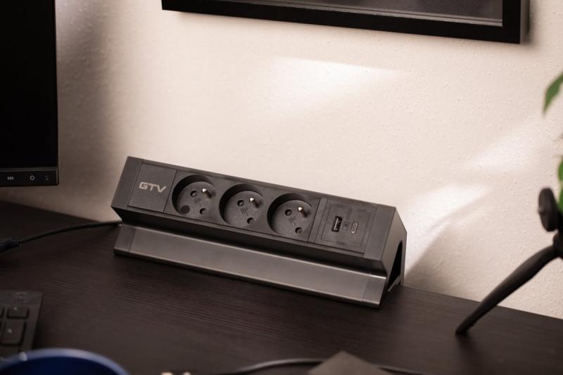 Basco meubelaansluiting, 3 x geaarde stopcontact, USB A+C, 1,5m kabel, zwart met montage