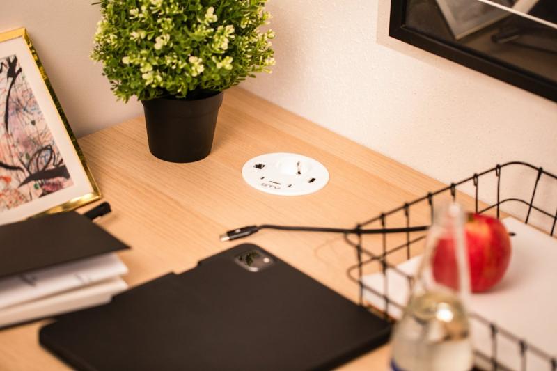 Meubelsok RONDO, 1xSHUKO, 1xUSB-A, 2xUSB-C, HDMI, RJ45 kabel 1,5 m, wit