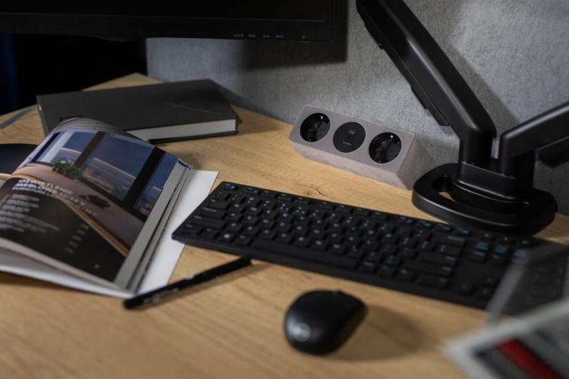 Meubelstopcontact SOFITO, 2xSHUKO, USB A+C, kabel 1,5 m, grijze flock